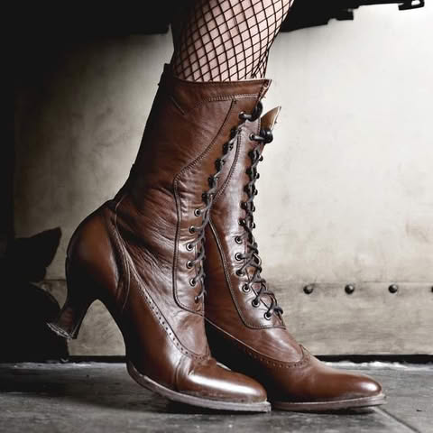 Botas Artemisa con Tacón Medio y Cordones – Confort y Estilo Atemporal