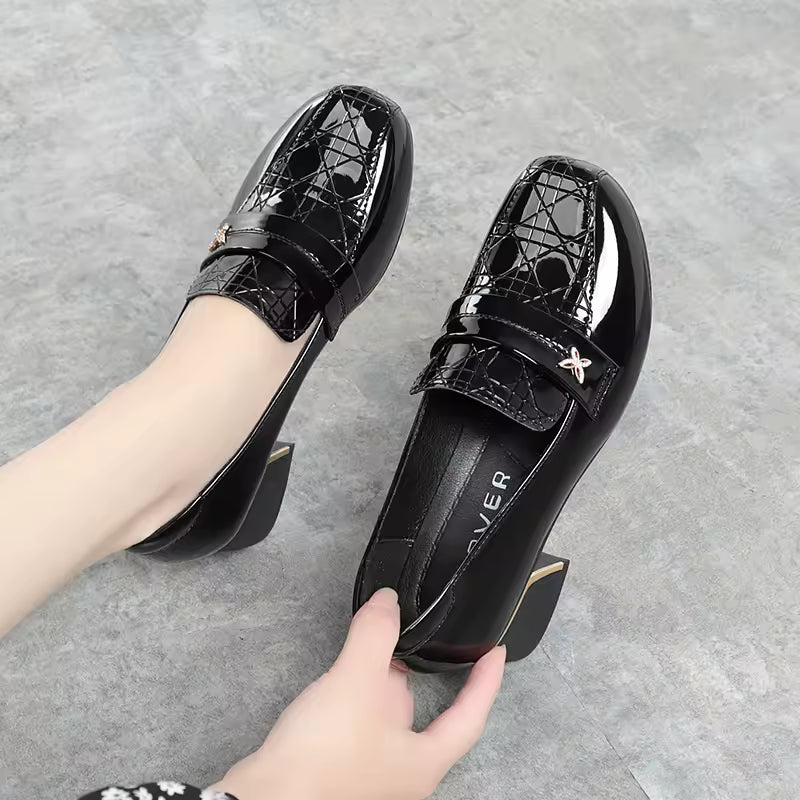 Zapatos de tacón de bloque de boca profunda de estilo británico para mujer