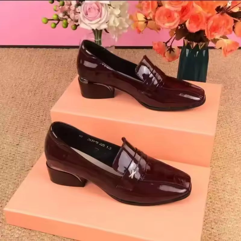 Zapatos de tacón de bloque de boca profunda de estilo británico para mujer